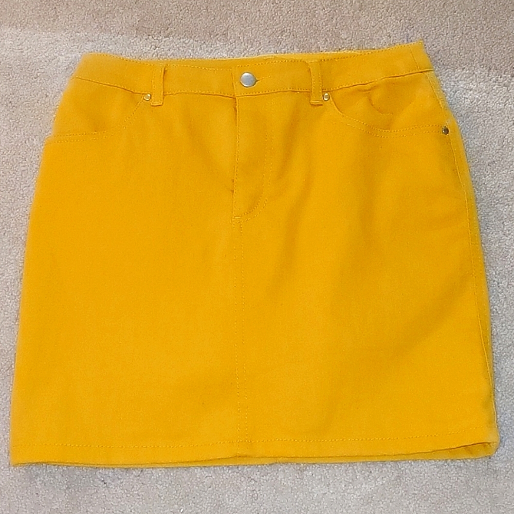 H&M mustard yellow mini skirt